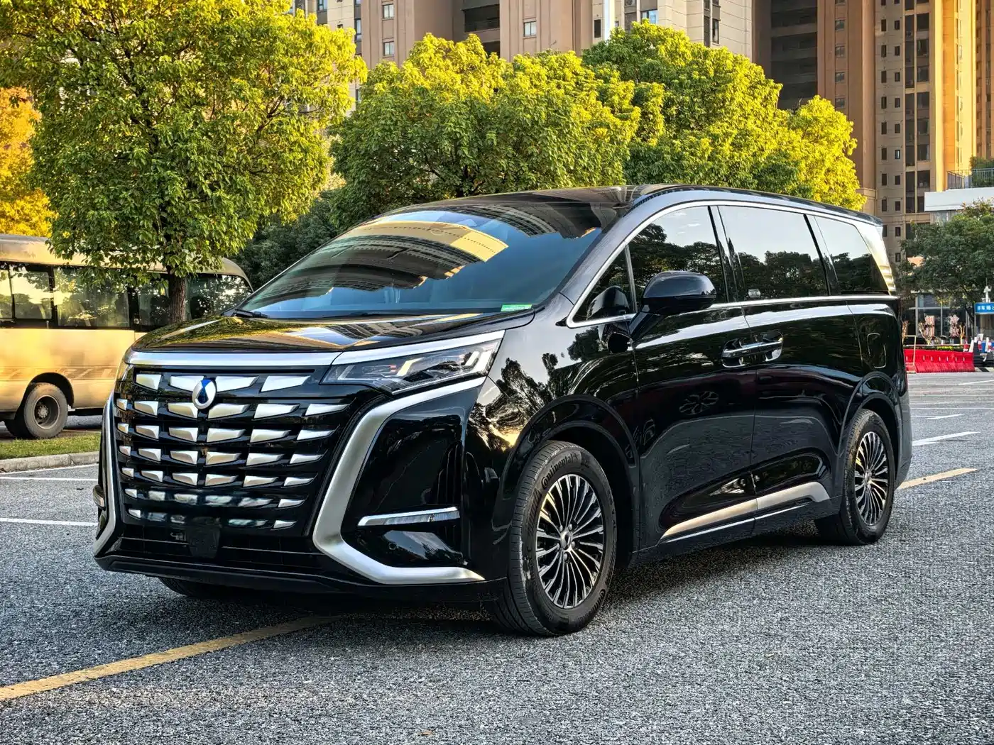 Denza D9 2024 DM-i 980 AWD Prestige