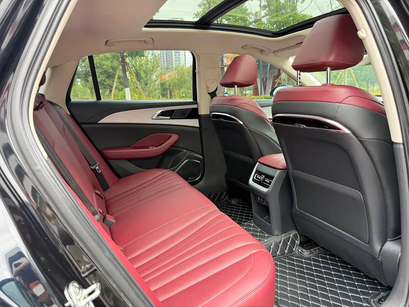 Hongqi H5 2025 2.0T Automatic Mystic Shadow фото 27