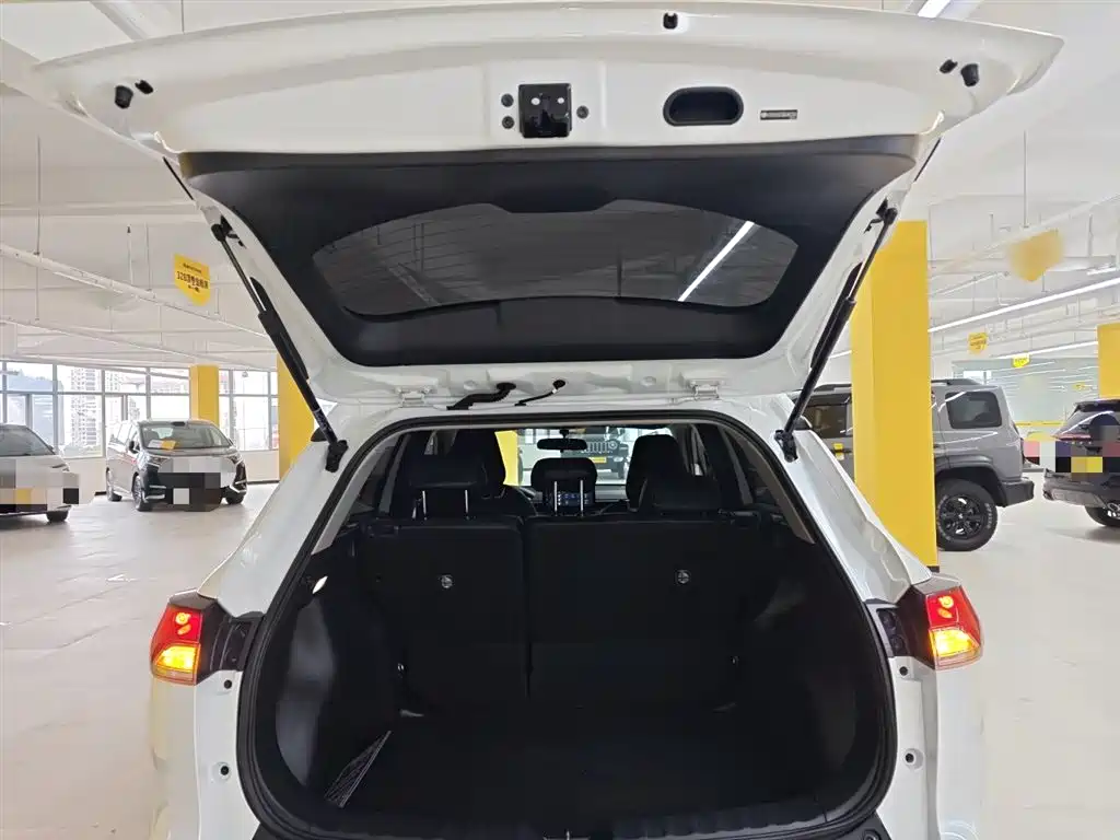 Toyota Frontlander 2024 2.0L CVT Elite Edition фото 15