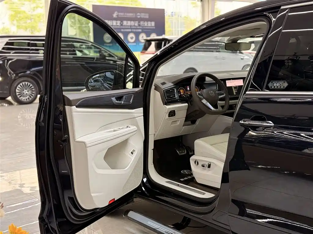Volkswagen Viloran 2023 380TSI Prestige Edition фото 6