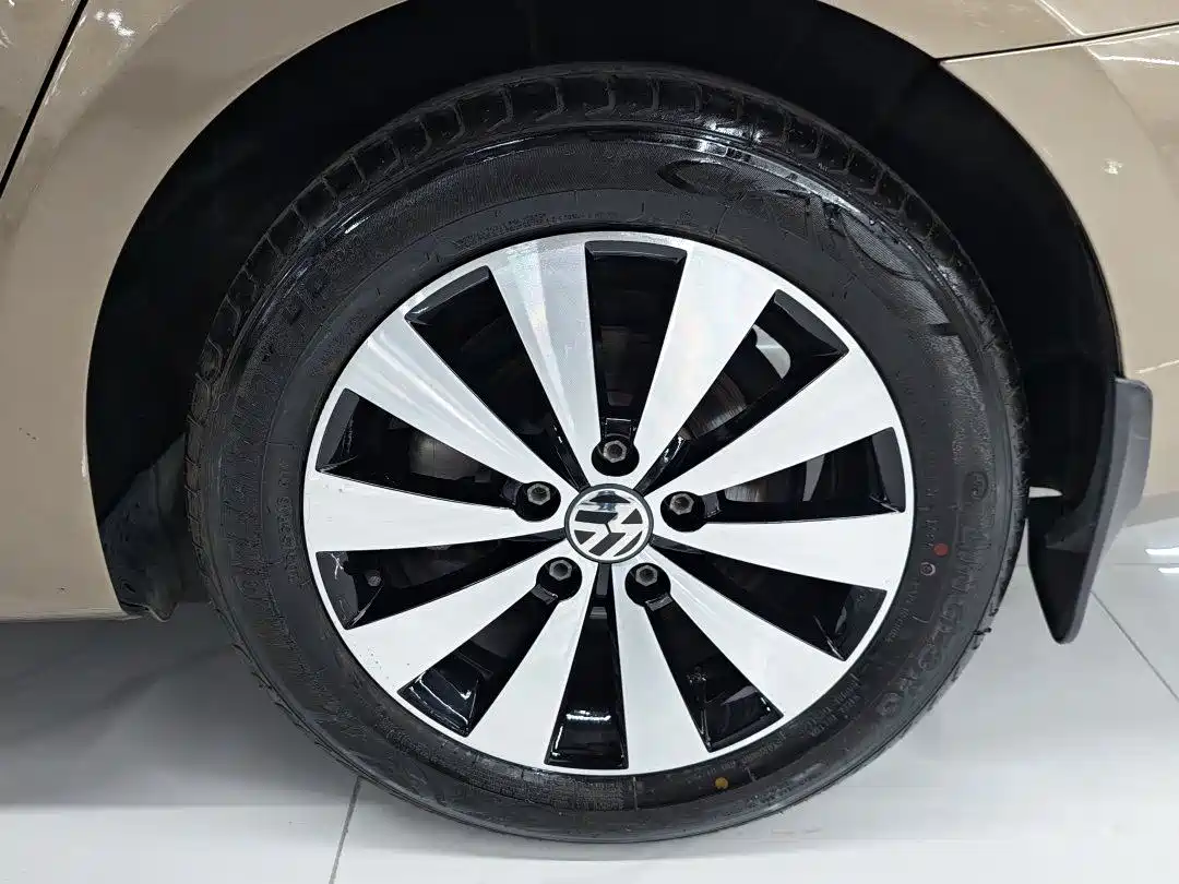 Volkswagen Sagitar 2017 230TSI Automatic Comfort фото 5