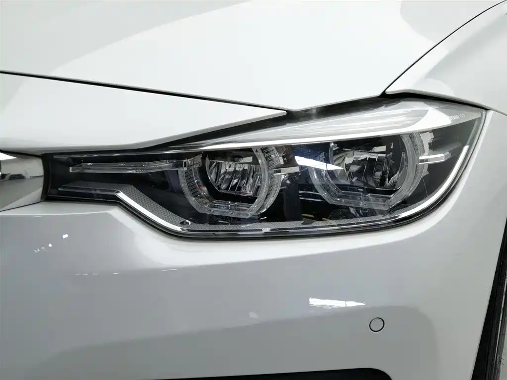 BMW 3 Series 2016 320i Fashion Model фото 7