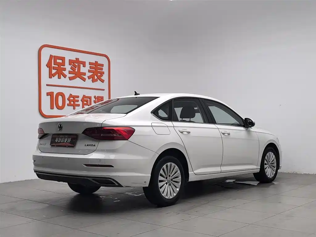 Volkswagen Lavida 2019 1.5L Automatic Comfort Edition China VI фото 2