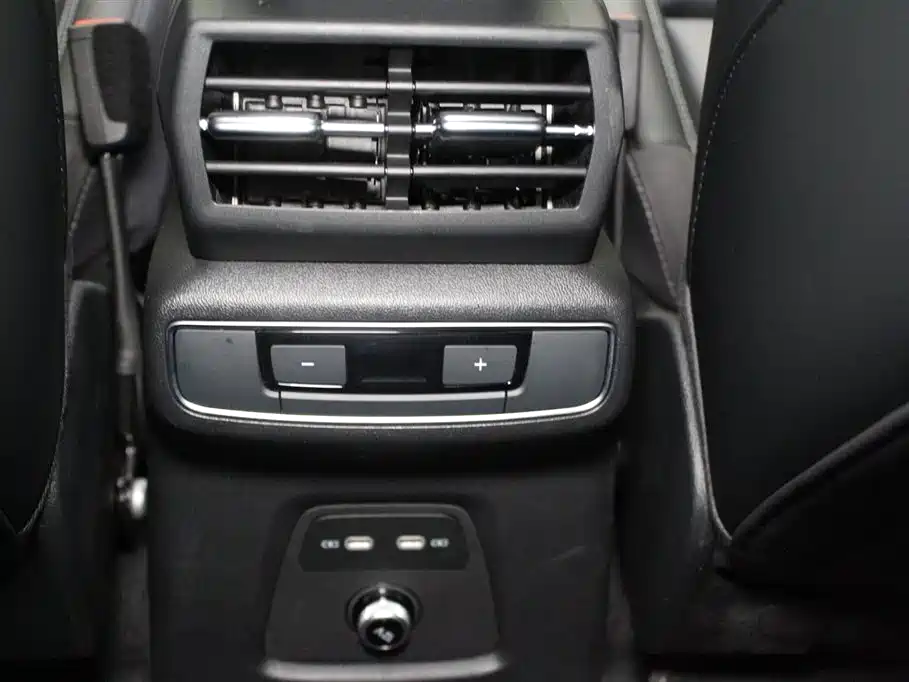 Audi Q4 e-tron 2024 40 e-tron Pioneer Edition фото 10