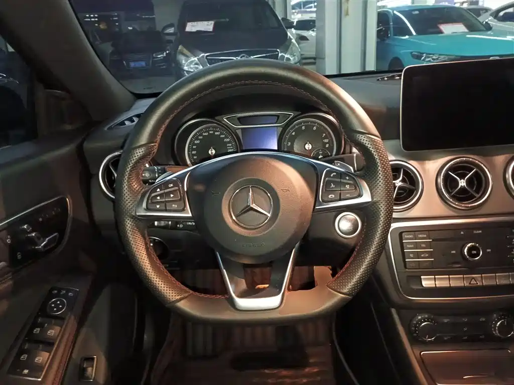 Mercedes-Benz CLA (Import) 2017 Facelift CLA 220 4MATIC фото 11