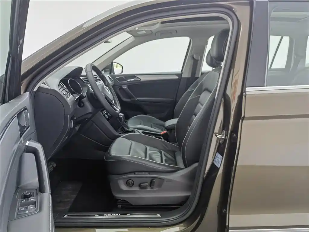 Volkswagen Tiguan L 2017 380TSI Automatic 4WD Ultimate Flagship Edition фото 10