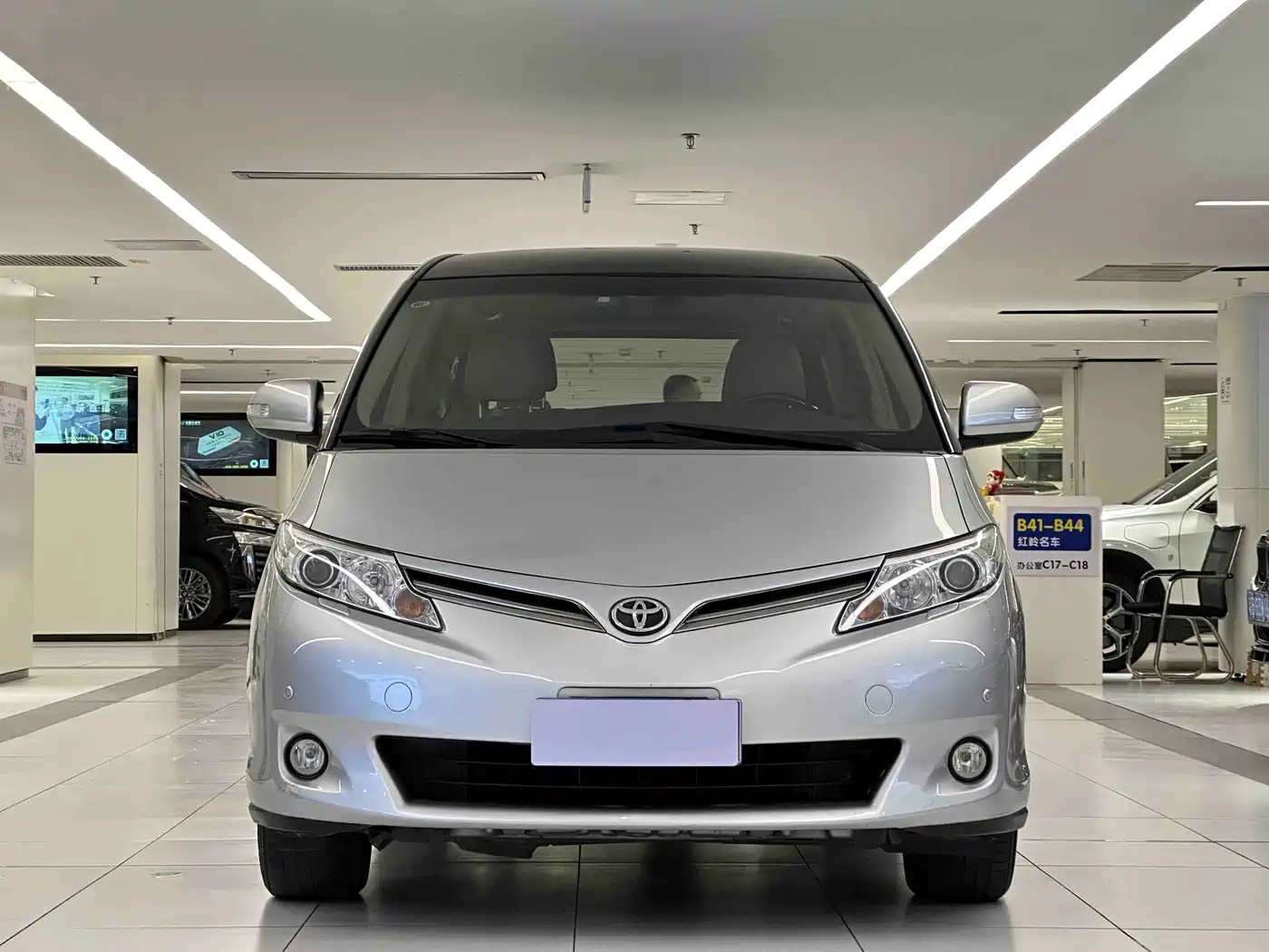 Toyota Previa 2012 2.4L 7-Seater Luxury Edition фото 2