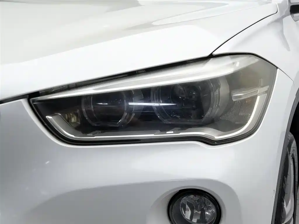 BMW X1 2016 sDrive20Li Luxury Model фото 7