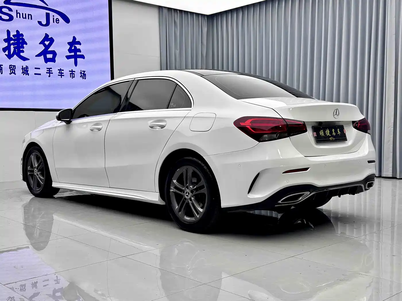 Mercedes-Benz A-Class 2019 A 180 L Sport Sedan фото 17