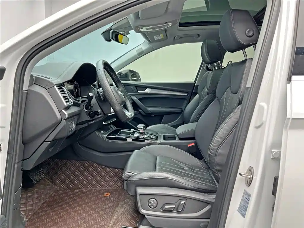 Audi Q5L 2022 45T Luxury Dynamic фото 15