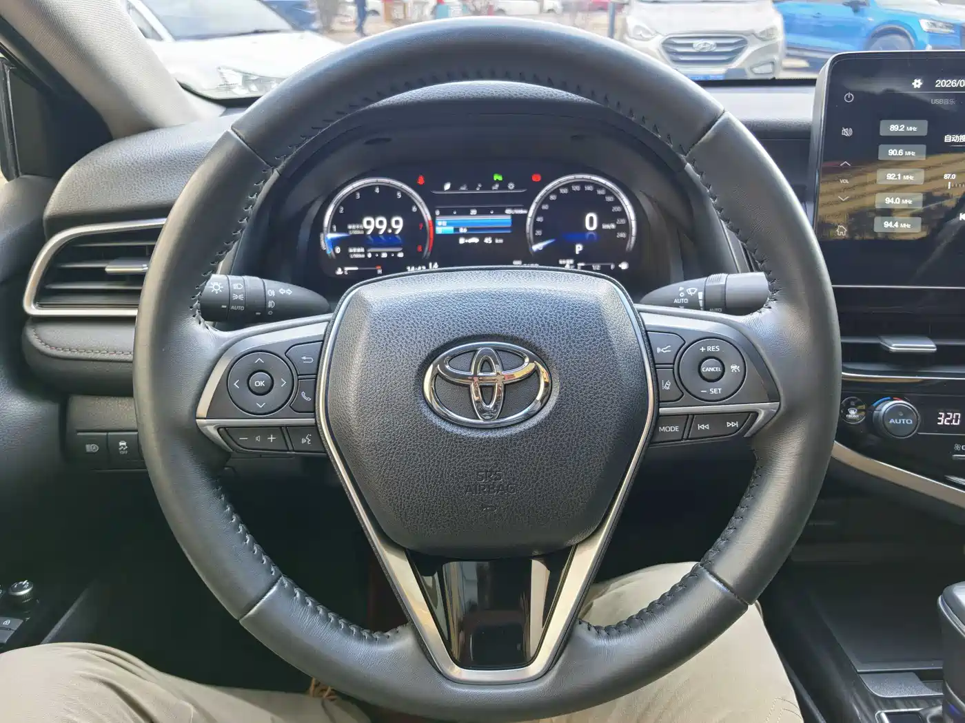 Toyota Camry 2023 2.5G Luxury Edition фото 9