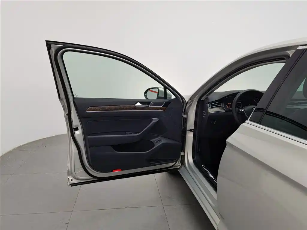 Volkswagen Magotan 2017 380TSI DSG Premium фото 8