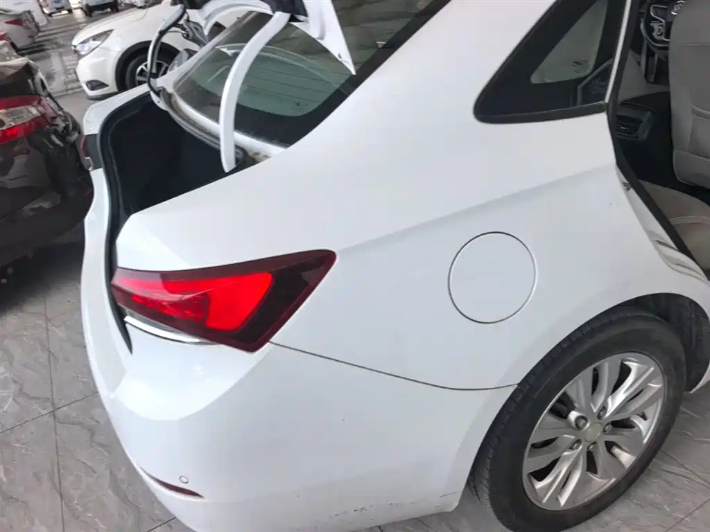 Buick Excelle 2019 15T Manual Elite Type China VI фото 7