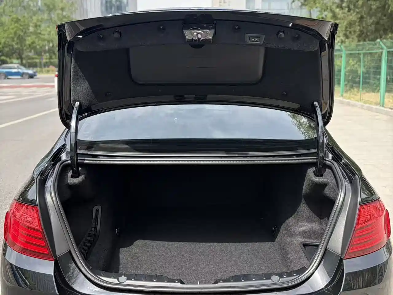 BMW 5 Series 2017 520Li Classic Edition фото 20