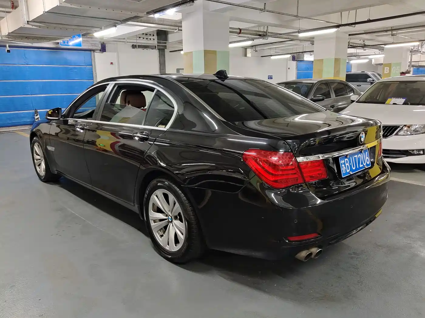 BMW 7 Series 2011 730Li Elegance фото 4