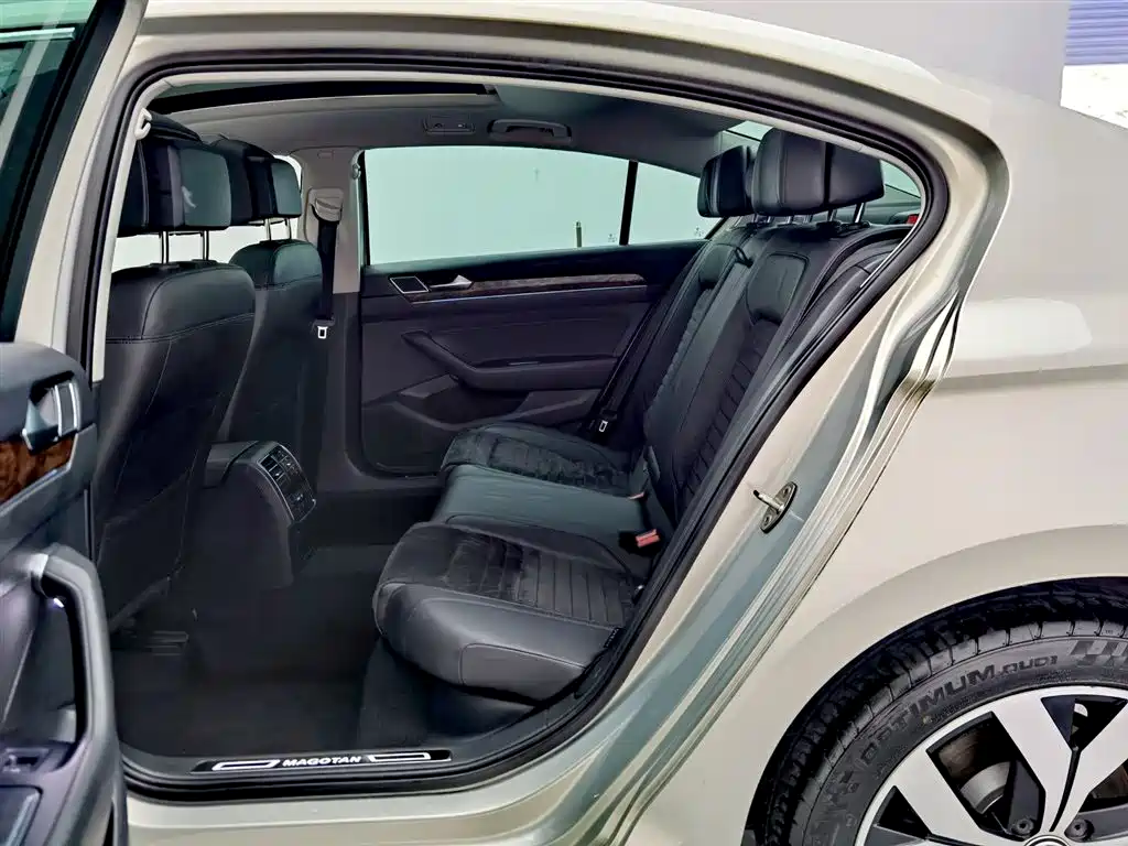 Volkswagen Magotan 2017 380TSI DSG Premium фото 15