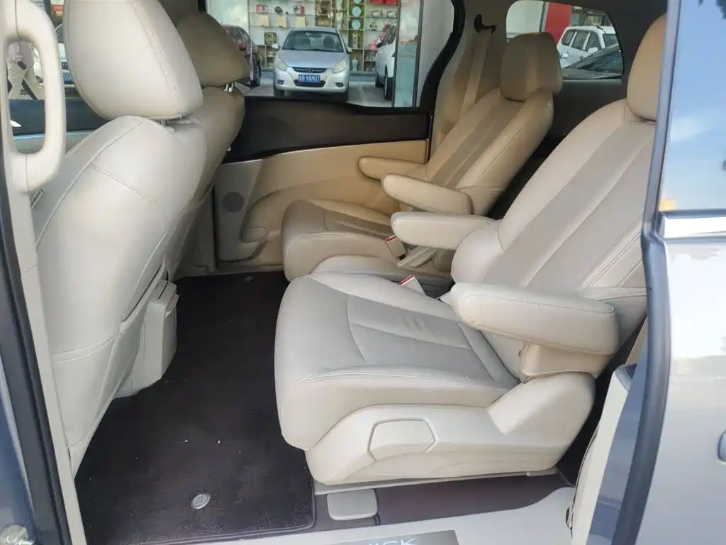 Buick GL8 2018 28T Premium Model China VI фото 13