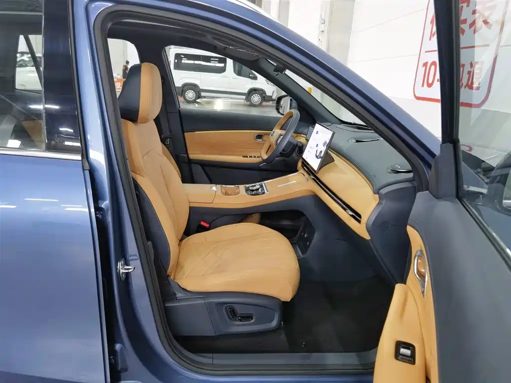 Geely Galaxy Galaxy Starship 7 EM-i 2025 120km Navigation Edition фото 23