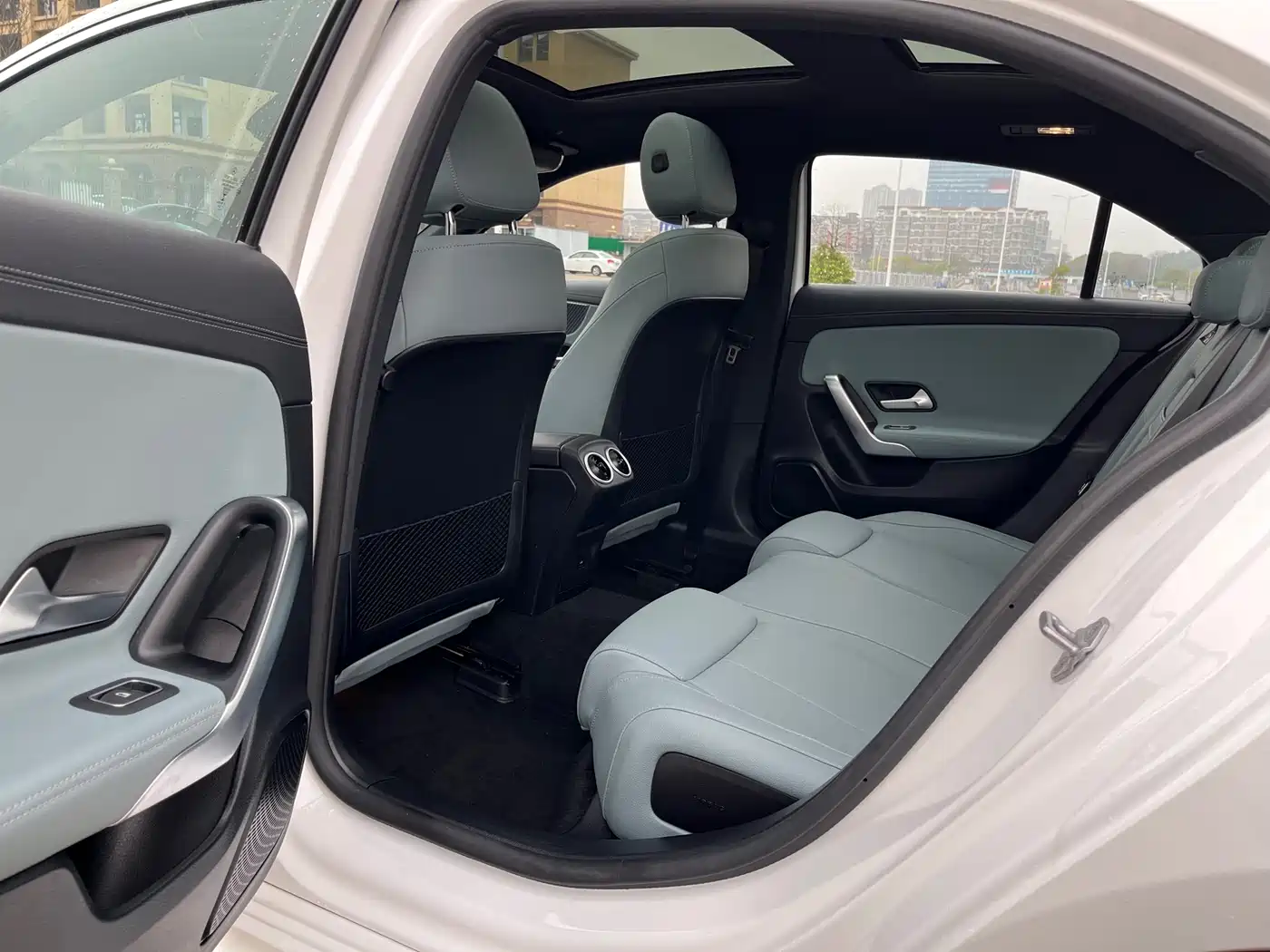 Mercedes-Benz A-Class 2024 A 200 L Fashion Edition фото 6