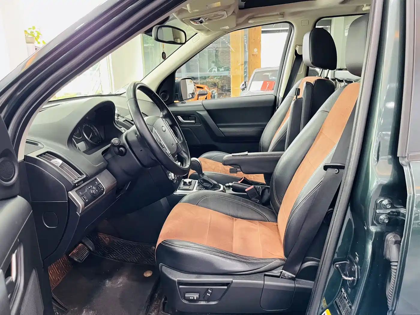 Land Rover Freelander 2 2011 3.2L i6 SE Petrol фото 8