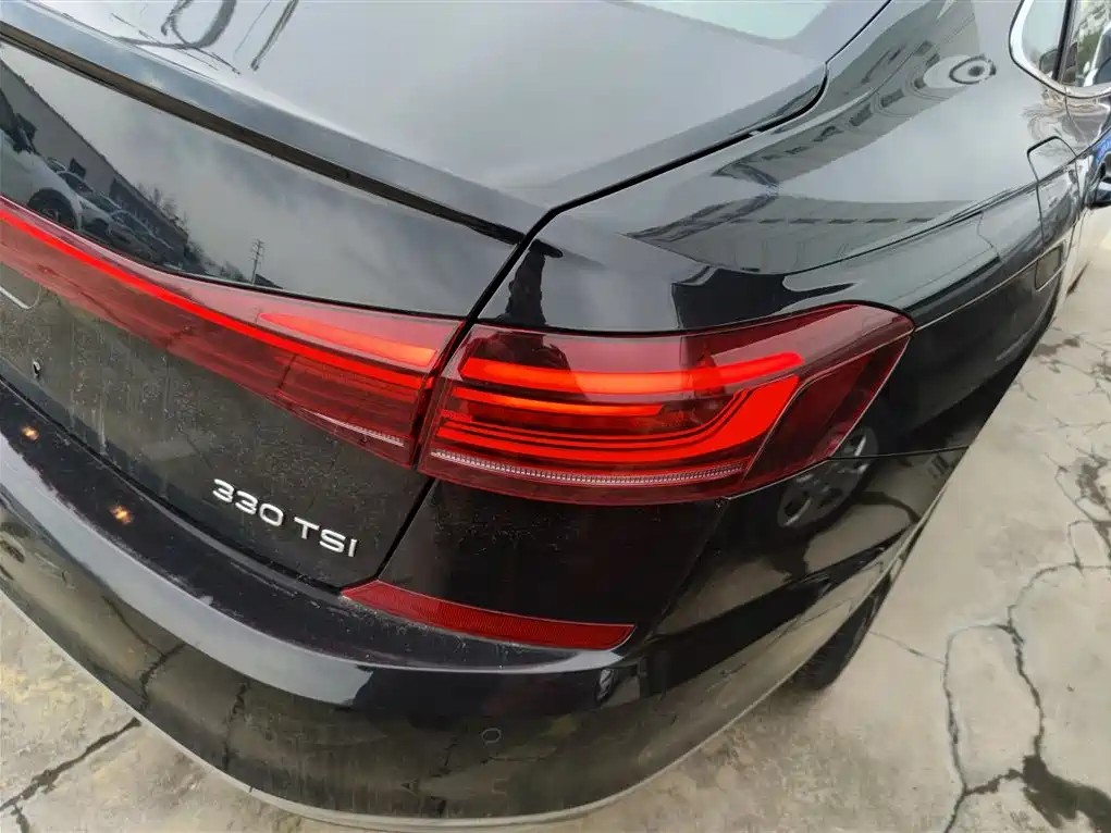 Volkswagen Passat 2022 330TSI Elite Edition фото 24