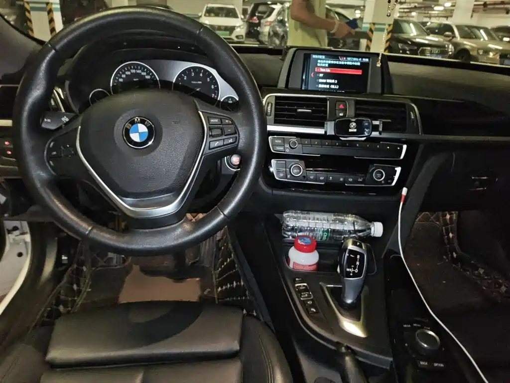 BMW 3 Series GT 2018 320i Fashion фото 13