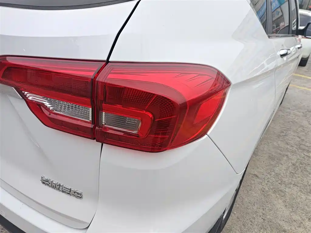 Haval M6 2019 1.5T DCT 2WD Value Edition (China VI) фото 8