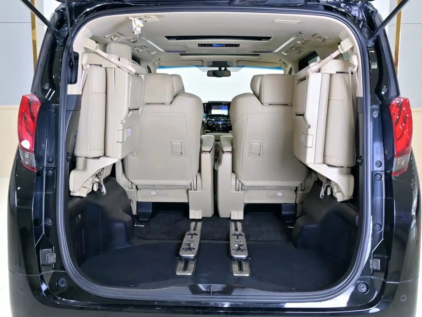 Toyota Alphard 2015 3.5L Premium Edition фото 30