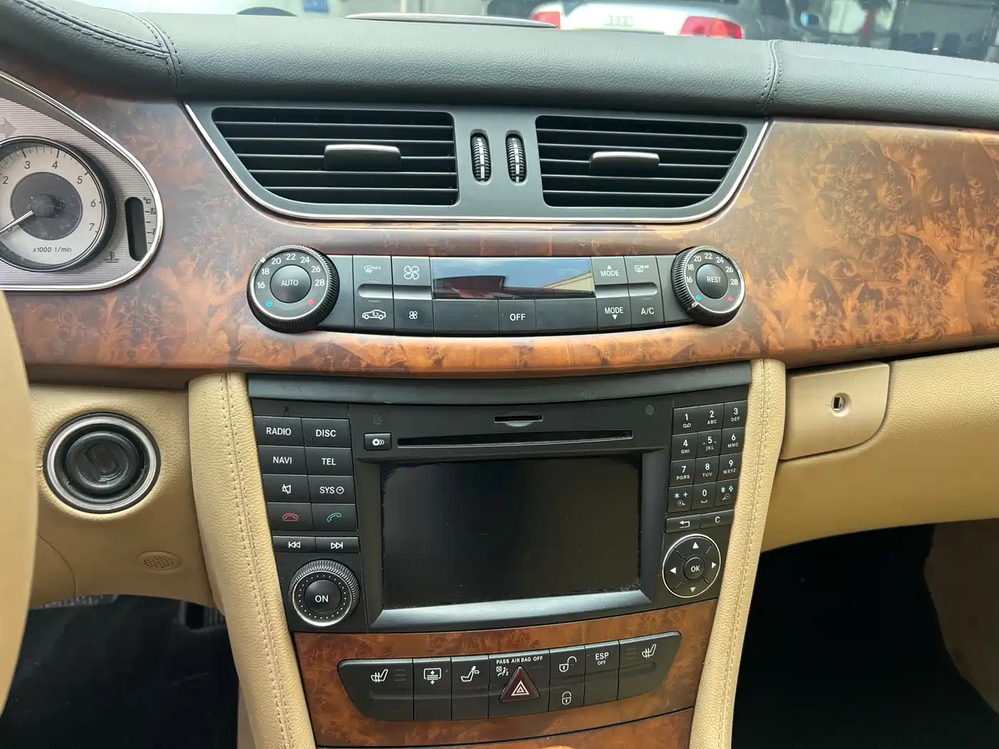 Mercedes-Benz CLS 2009 CLS 300 фото 12