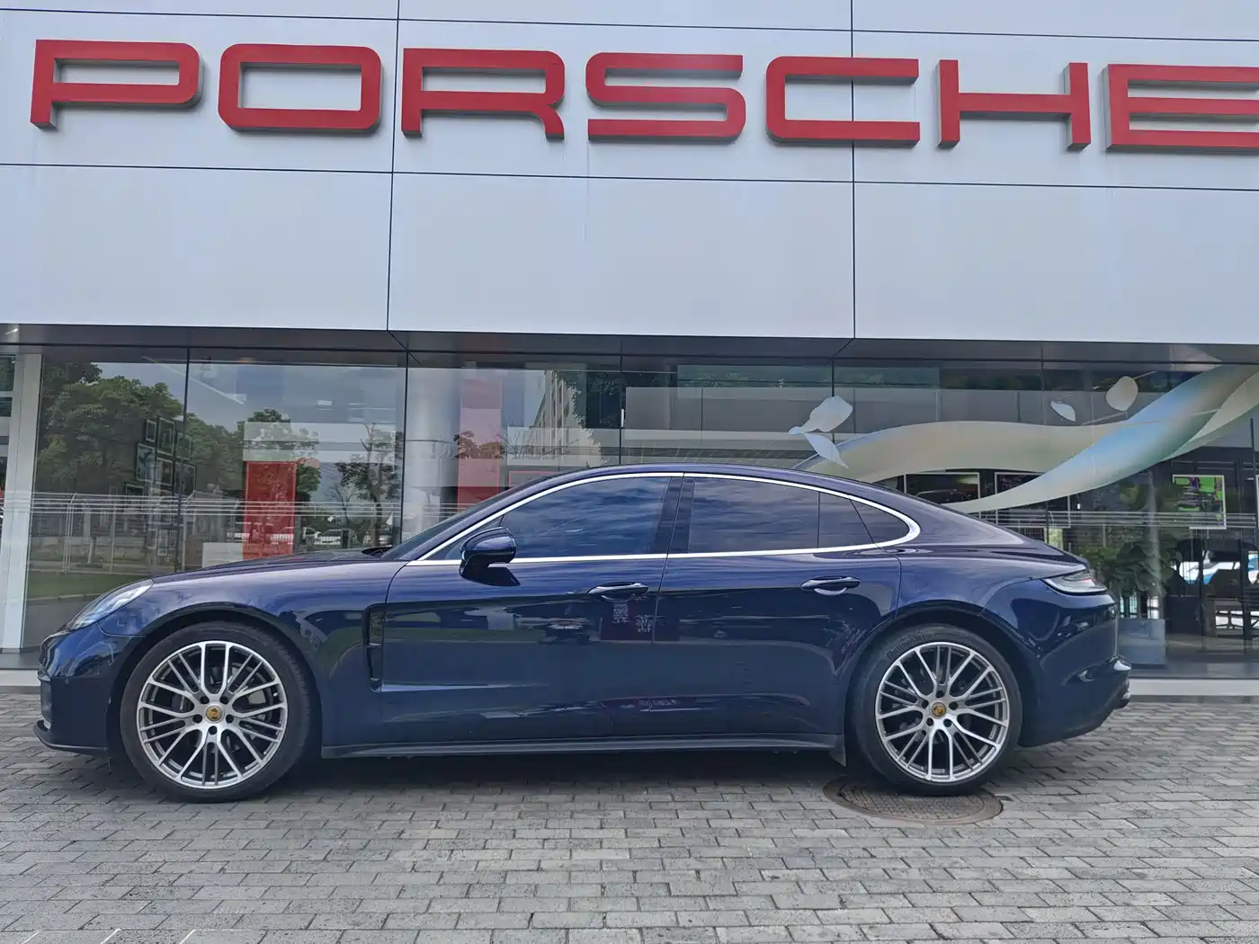 Porsche Panamera 2023 Panamera 2.9T Platinum Edition фото 3