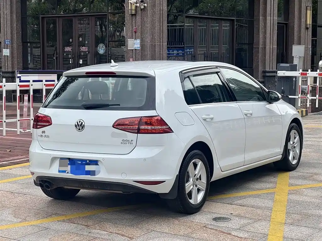 Volkswagen Golf 2016 1.4TSI 25th Anniversary Edition фото 4