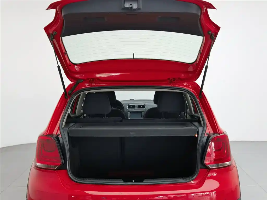 Volkswagen Polo 2012 1.6L Cross Polo AT фото 16
