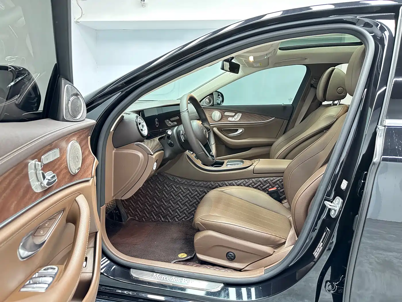 Mercedes-Benz E-Class 2023 E 300 L Luxury фото 15