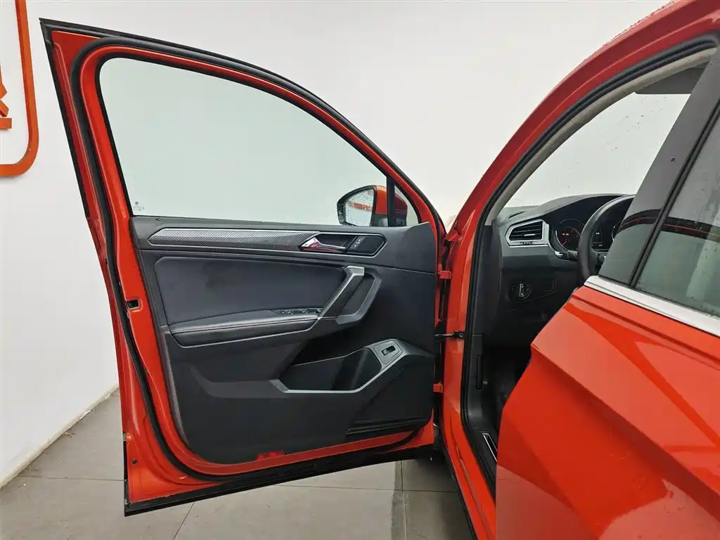 Volkswagen Tiguan L 2018 330TSI Automatic 2WD Flagship Edition фото 8
