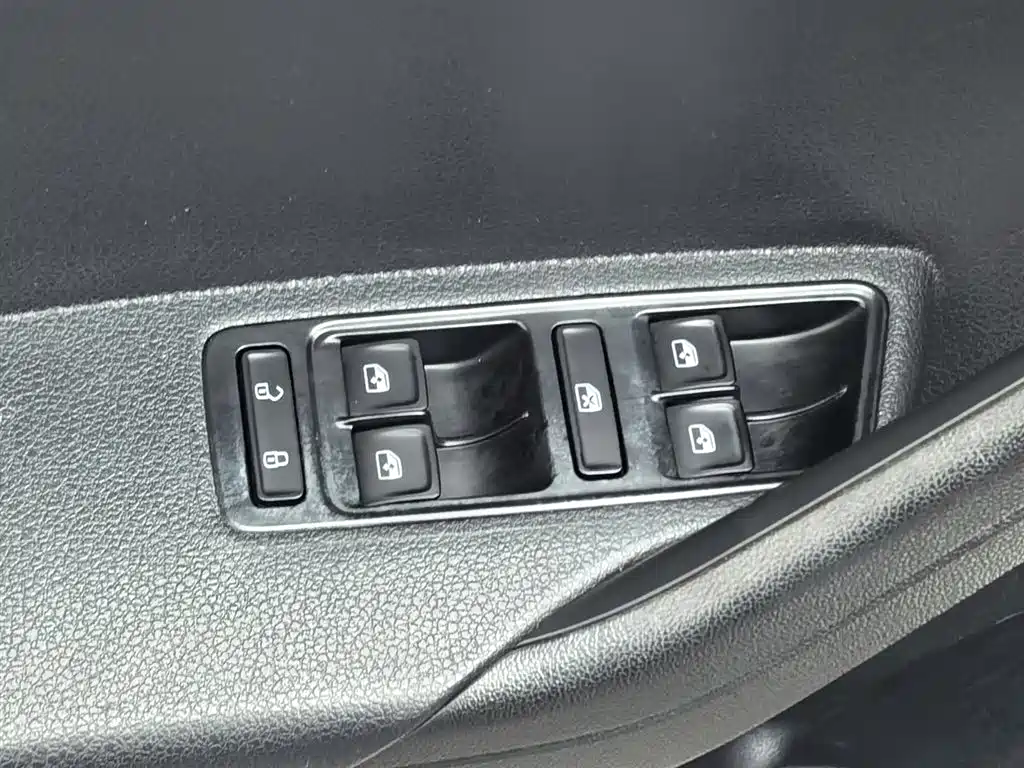 Volkswagen Jetta 2017 1.5L Automatic Fashion фото 9