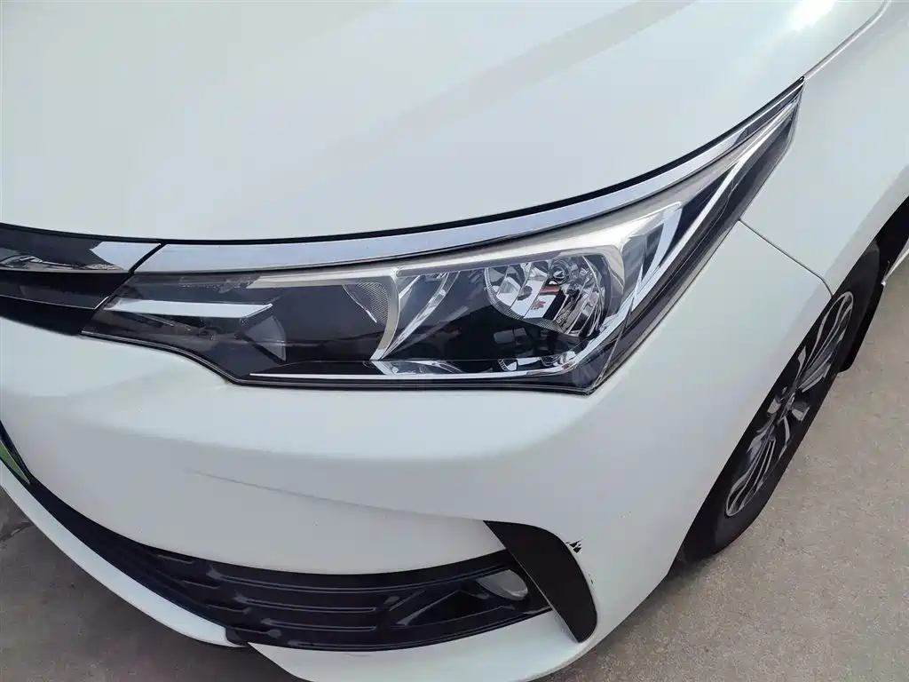Toyota Corolla 2017 Facelift 1.2T S-CVT GL фото 16