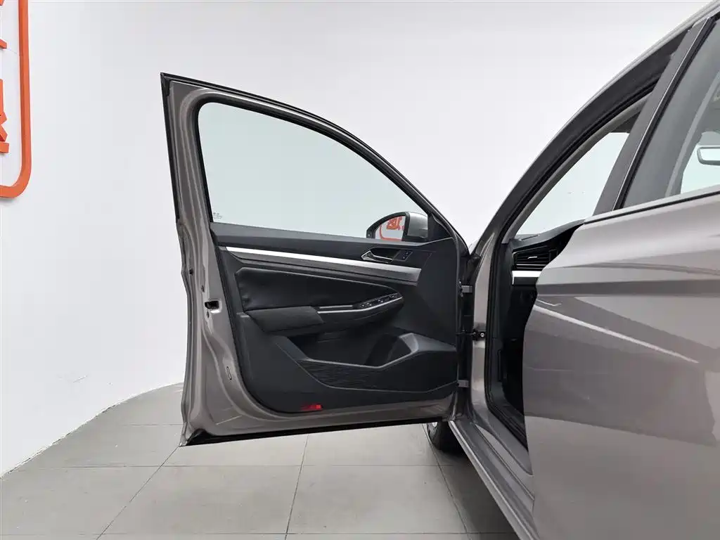 Volkswagen Bora 2020 1.5L Manual Fashion фото 8