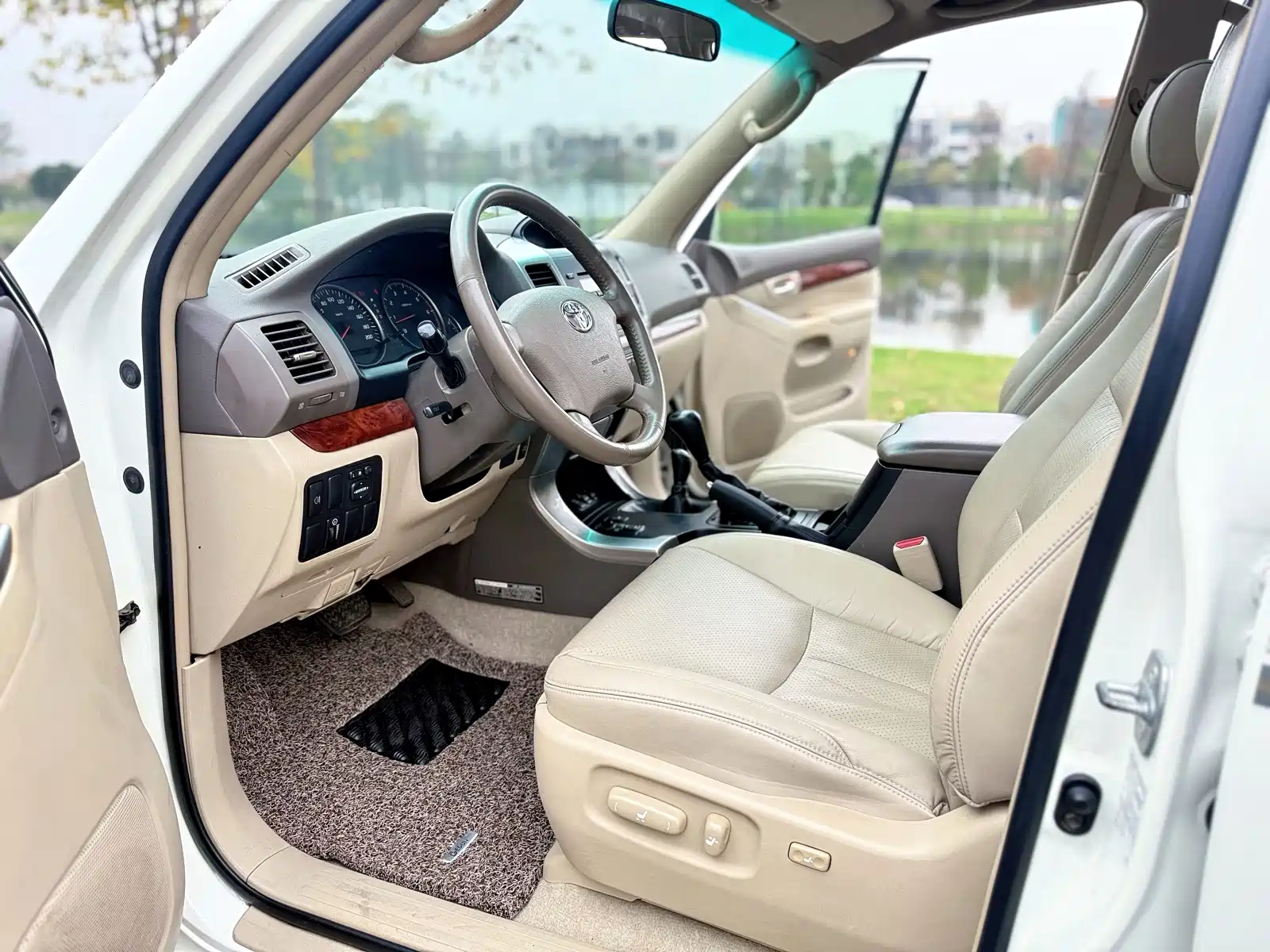 Фото 6 - Toyota Prado (Import)