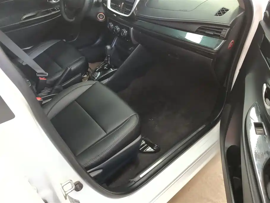Toyota YARiS L Zhi Xiang 2017 1.5E CVT Charming Edition фото 8