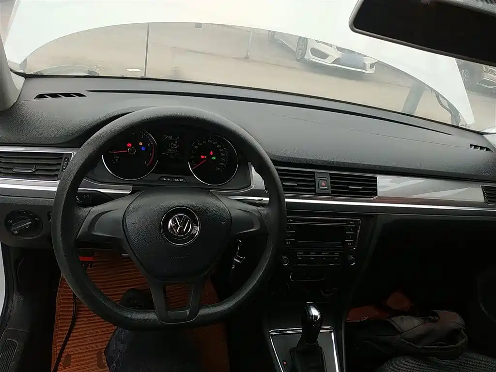 Volkswagen Bora 2017 1.6L Automatic Fashion Edition фото 10