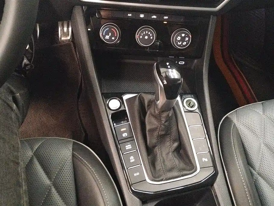 Volkswagen Sagitar 2023 300TSI DSG Leap Edition фото 16