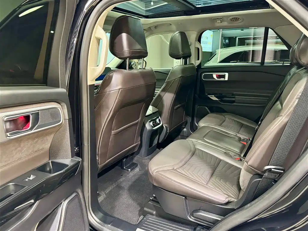 Ford Explorer 2026 2024 2.3T EcoBoost AWD Titanium Edition 7-Seater