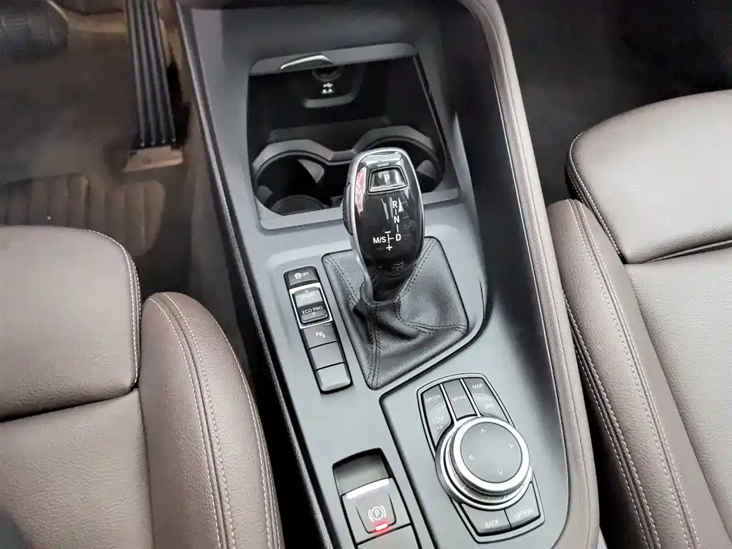 BMW X1 2020 sDrive25Li Leading Model фото 13