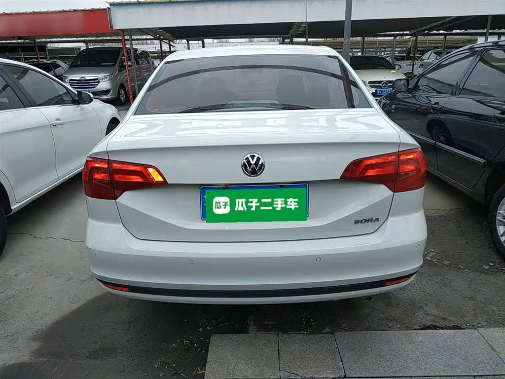 Volkswagen Bora 2017 1.6L Automatic Fashion Edition фото 6
