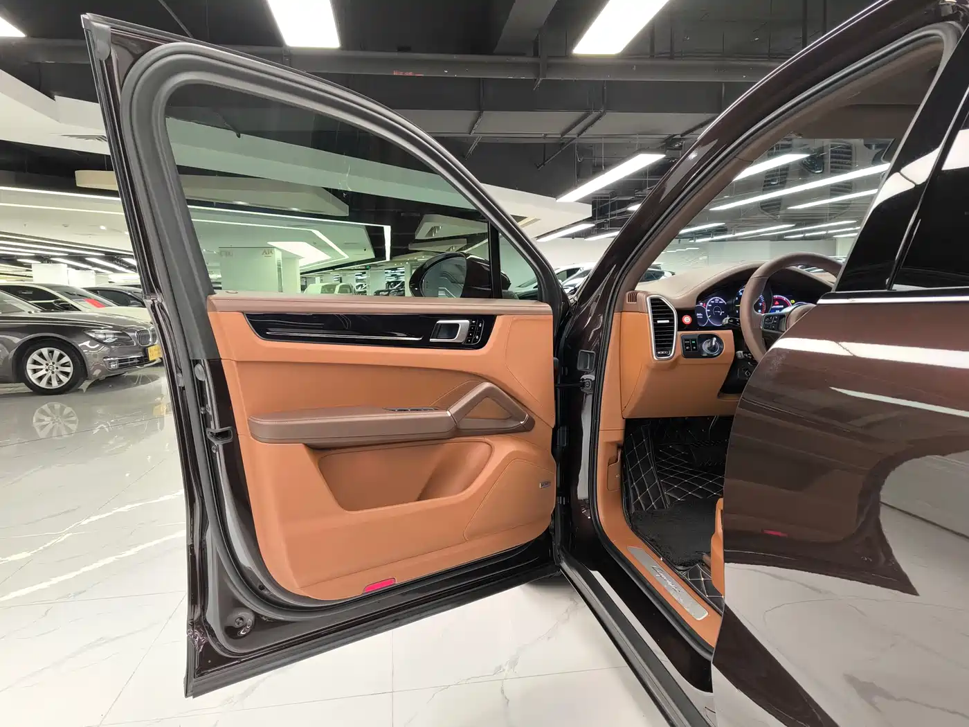 Porsche Cayenne New Energy 2021 Cayenne E-Hybrid 2.0T фото 21