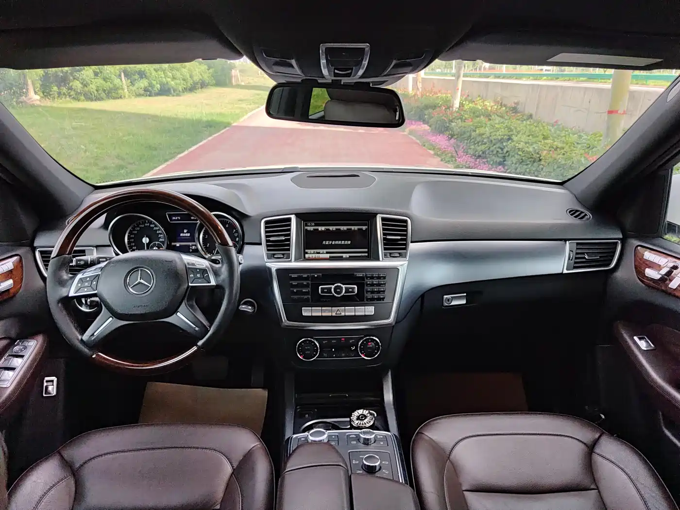 Mercedes-Benz M-Class 2012 Model ML 350 Luxury фото 20