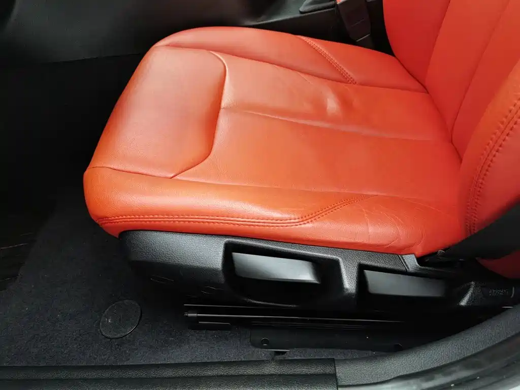 BMW 1 Series (Import) 2012 116i Leading фото 20
