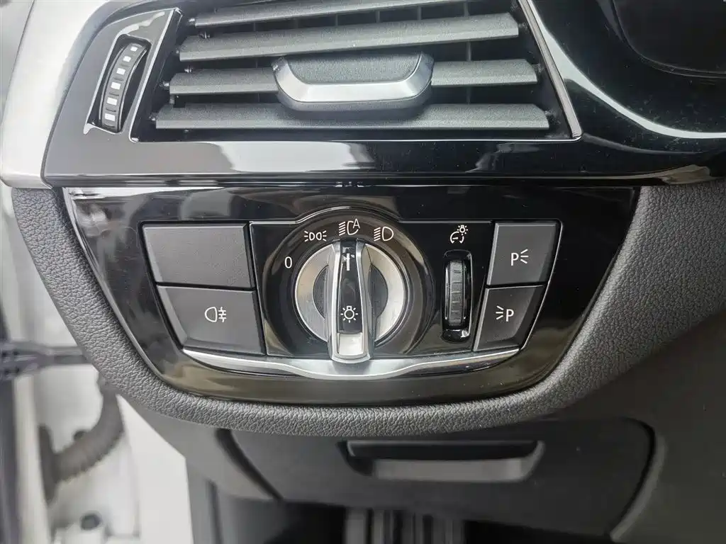 BMW 5 Series 2020 530Li Leading M Sport Package фото 21