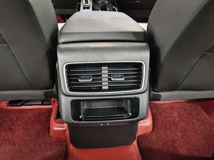 Volkswagen Talagon 2023 330TSI Luxury Touring Edition фото 14