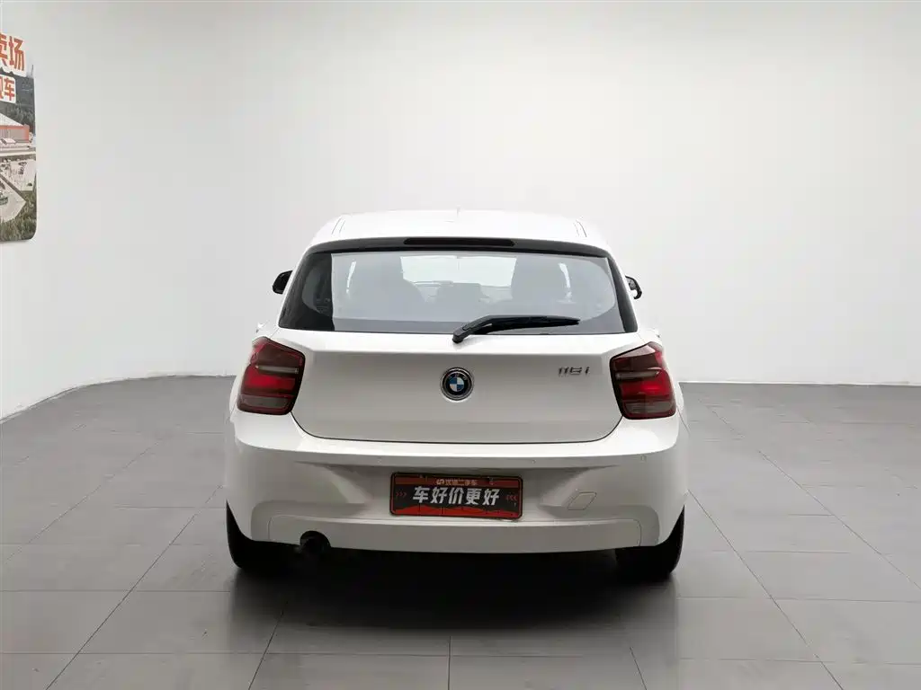 BMW 1 Series (Import) 2012 116i Leading фото 4